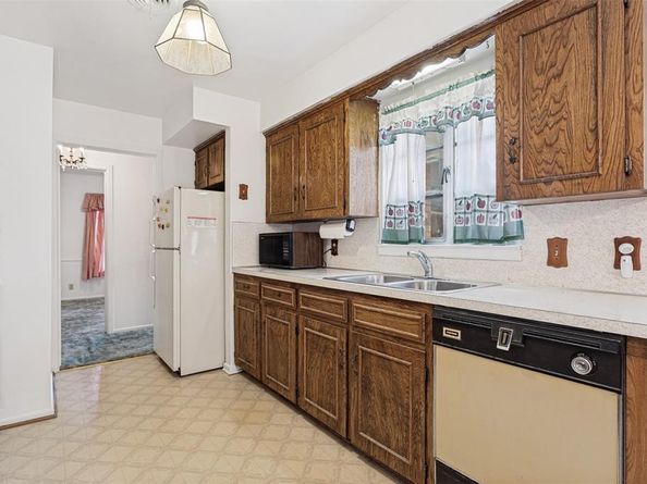422 W Daugherty Drive , Garland Texas 75041
