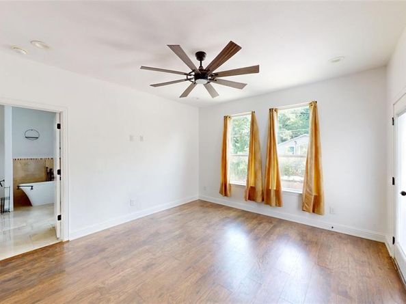 1301  Compton Street , Dallas Texas 75203