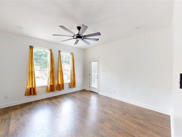 1301  Compton Street , Dallas Texas 75203