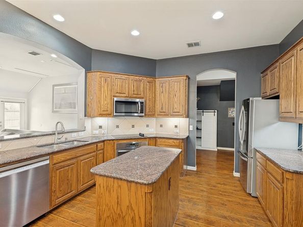 904  Moss Cliff Circle , McKinney Texas 75071