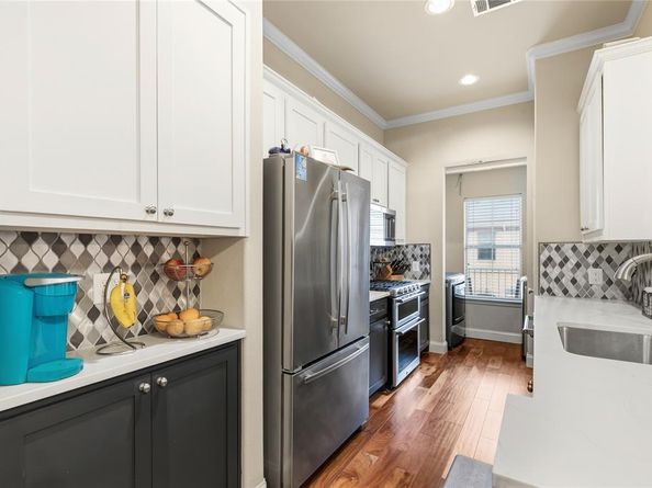 8824  Tudor Place , Dallas Texas 75228