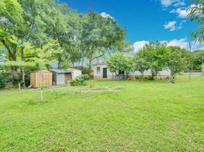 207 N Lyndalyn Avenue , DeSoto Texas 75115
