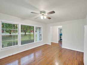 207 N Lyndalyn Avenue , DeSoto Texas 75115