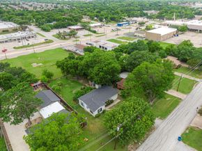 207 N Lyndalyn Avenue , DeSoto Texas 75115
