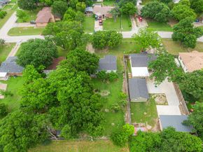 207 N Lyndalyn Avenue , DeSoto Texas 75115