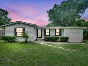 207 N Lyndalyn Avenue , DeSoto Texas 75115