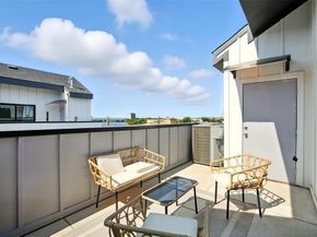 312 N Lancaster Avenue  104, Dallas Texas 75203