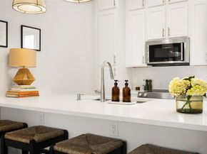 6004  Hudson Street  103, Dallas Texas 75206