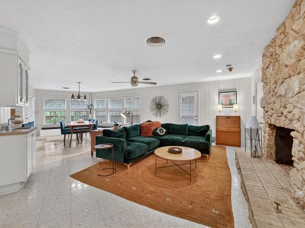 2039 W Lotus Avenue , Fort Worth Texas 76111