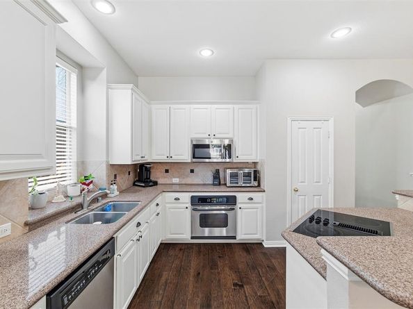 124  Myrtle Creek , Grapevine Texas 76051