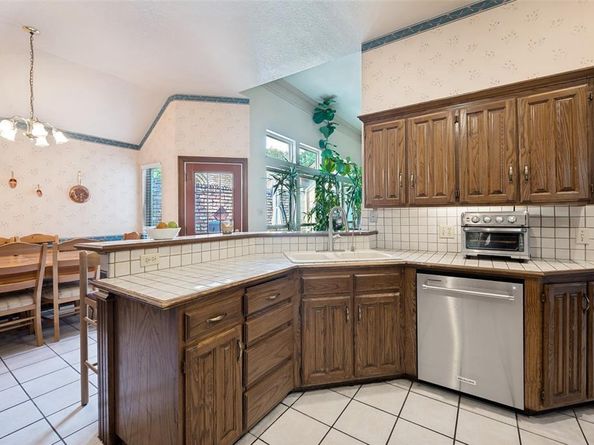 608  Crest Ridge Drive , Irving Texas 75061