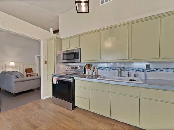 9519  County View Road , Dallas Texas 75249