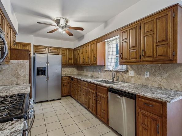 2119  Pueblo Drive , Carrollton Texas 75006