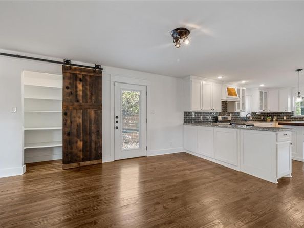 2524  Watauga Road , Fort Worth Texas 76111