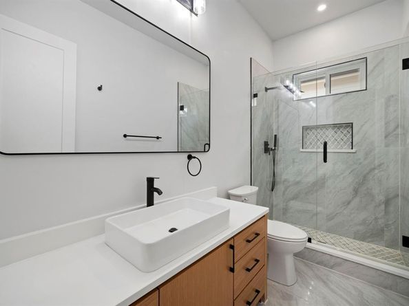 732  Cedar Hill Avenue , Dallas Texas 75208