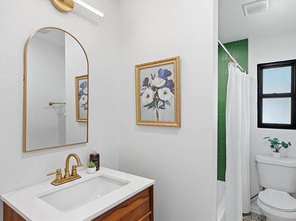 1235  Barlow Avenue , Dallas Texas 75224