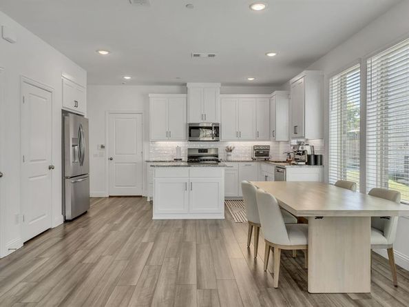 2654  Settlers Place , Garland Texas 75042