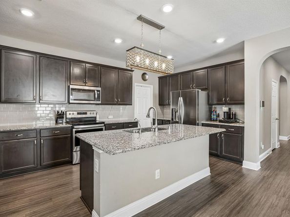 636  Fox View Drive , Fort Worth Texas 76131