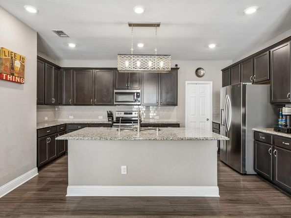 636  Fox View Drive , Fort Worth Texas 76131