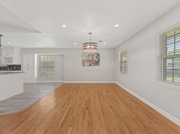 5429  Enderly Place , Dallas Texas 75227