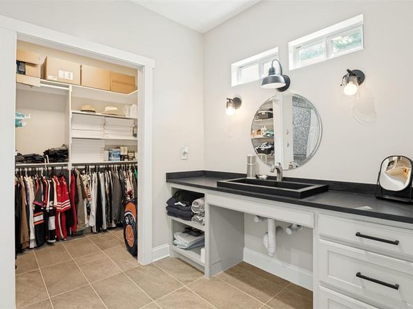 3233  Lubbock Avenue , Fort Worth Texas 76109