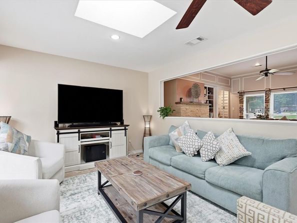 2816 N Creekwood Drive , Grapevine Texas 76051