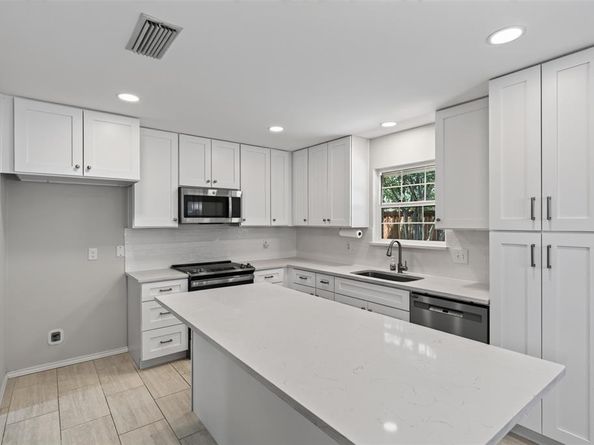 2146  Robin Road , Lewisville Texas 75077