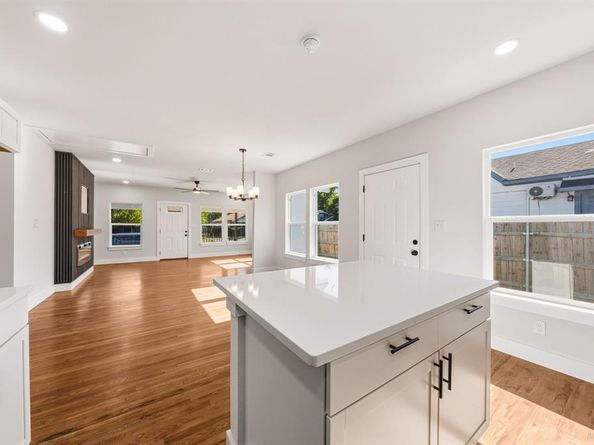 1319  Galloway Avenue , Dallas Texas 75216