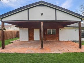 2579  Mossglen Drive , Dallas Texas 75227