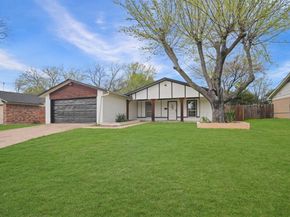 2579  Mossglen Drive , Dallas Texas 75227