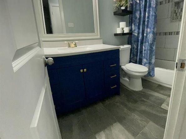 2579  Mossglen Drive , Dallas Texas 75227