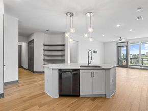 2700  Old Denton Road  2204, Carrollton Texas 75007