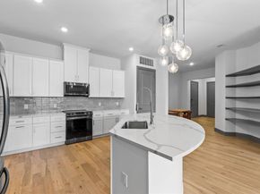 2700  Old Denton Road  2204, Carrollton Texas 75007