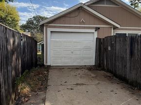 2286  Nantucket Village Circle , Dallas Texas 75227