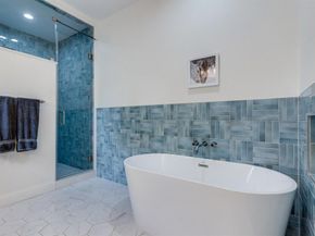 1000  Cameron Avenue , Dallas Texas 75223