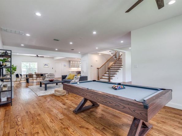 1000  Cameron Avenue , Dallas Texas 75223