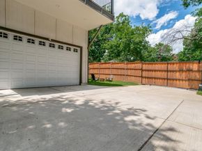 1000  Cameron Avenue , Dallas Texas 75223