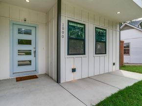 1000  Cameron Avenue , Dallas Texas 75223