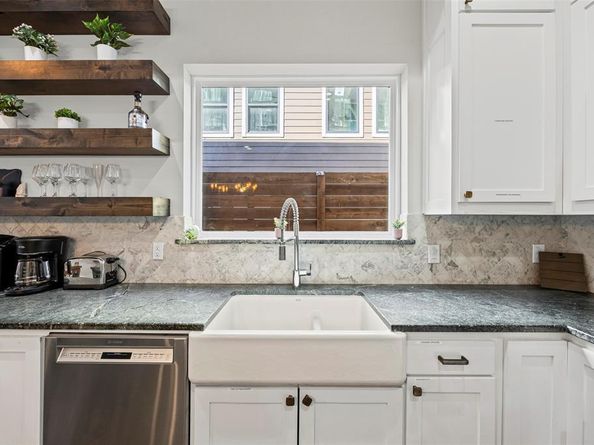 2011 N Prairie Avenue  2011, Dallas Texas 75204