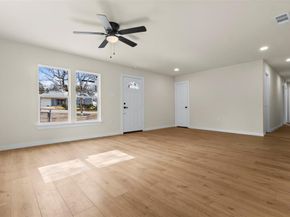 153  Avondale Avenue , Azle Texas 76020