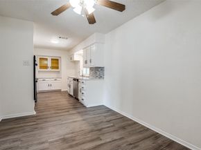 1902  Pat Ln  , Carrollton Texas 75006