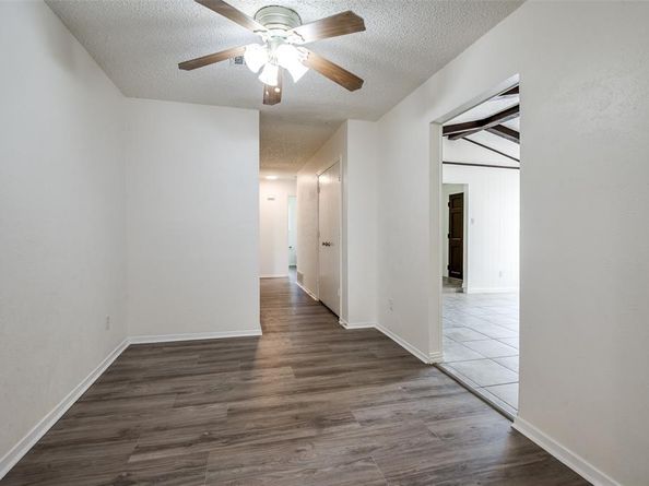 1902  Pat Ln  , Carrollton Texas 75006