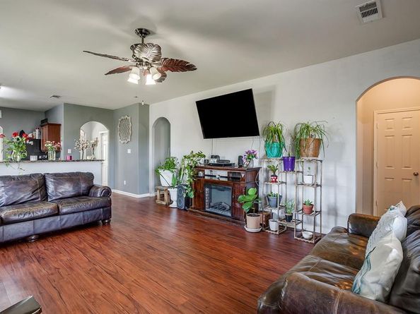 513  Bailer Drive , Crowley Texas 76036
