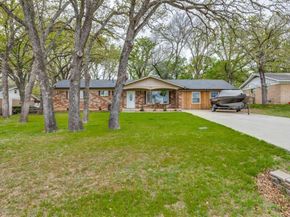 109 N Ash Avenue , Azle Texas 76020