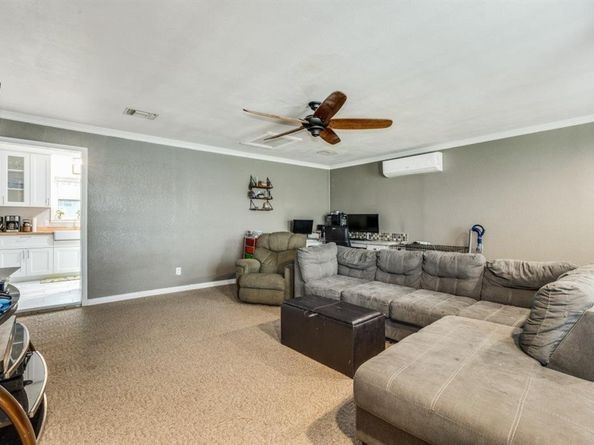 109 N Ash Avenue , Azle Texas 76020