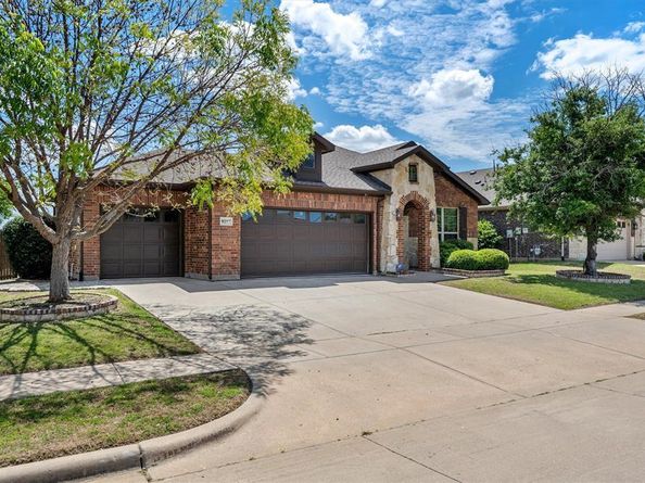 9257  Water Oak Drive , Arlington Texas 76002