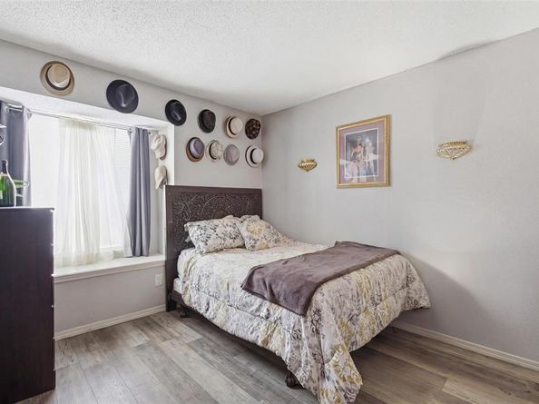 3919  Queens Court , Garland Texas 75043