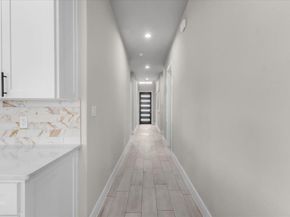 2561  Burton Avenue , Fort Worth Texas 76105