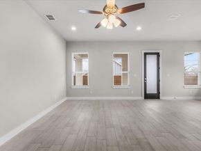 2561  Burton Avenue , Fort Worth Texas 76105