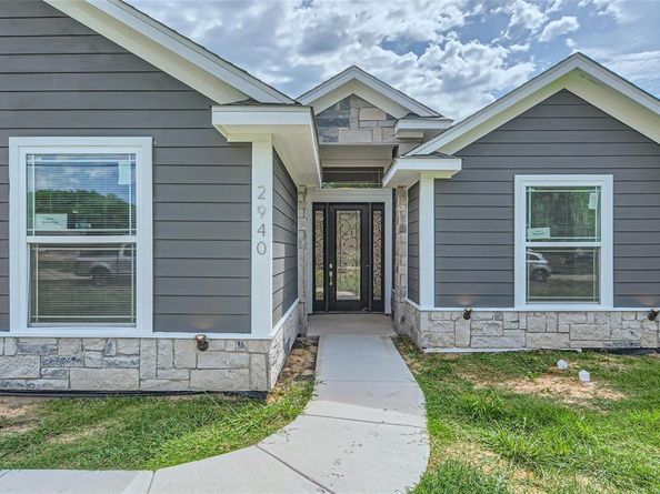 2940  Henry Road , Lancaster Texas 75134